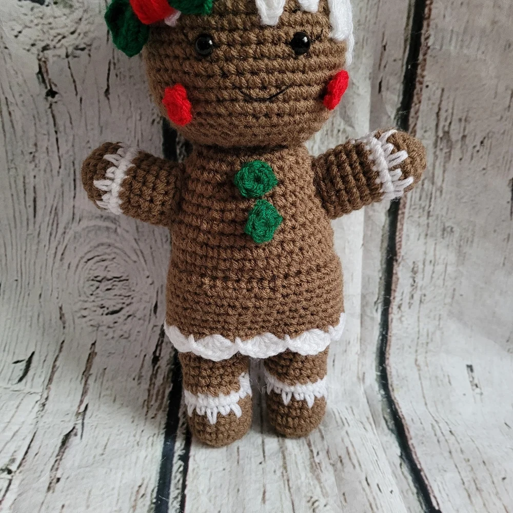 New Gingerbread Girl Christmas Amigurumi Decor - Picture 3 of 16